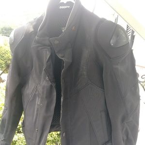 NWT DUCATI MOTORCYCLE JACKET SIZE 52 (M-L)